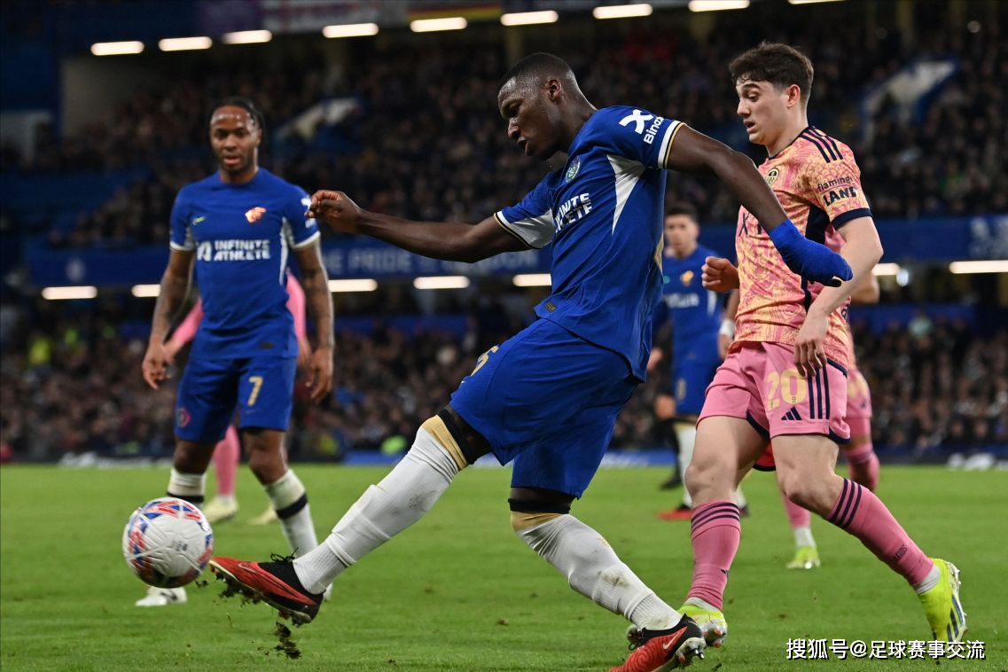 足总杯国际比赛日走向成谜；切尔西手感冰凉；赛场秩序良好；控场能力受关注的简单介绍